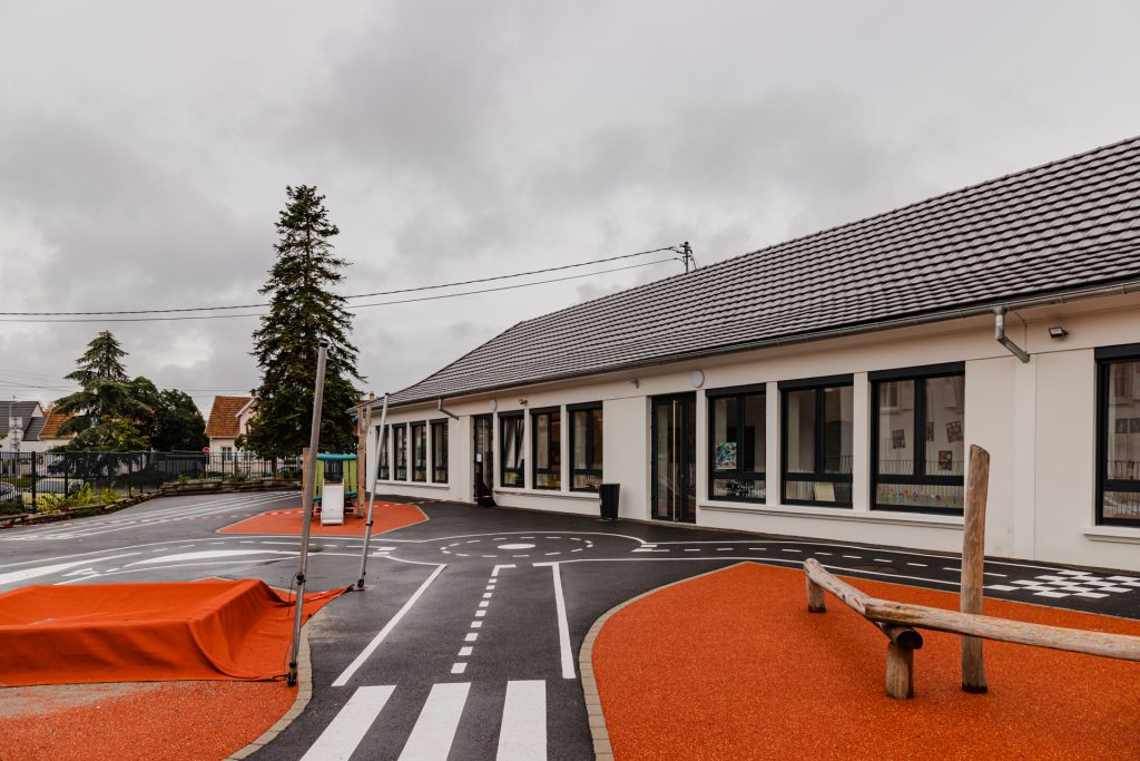 L’attribut alt de cette image est vide, son nom de fichier est 20211004_Inauguration-du-site-scolaire-et-periscolaire-Bildstoeckel-01-1024x683.jpg.