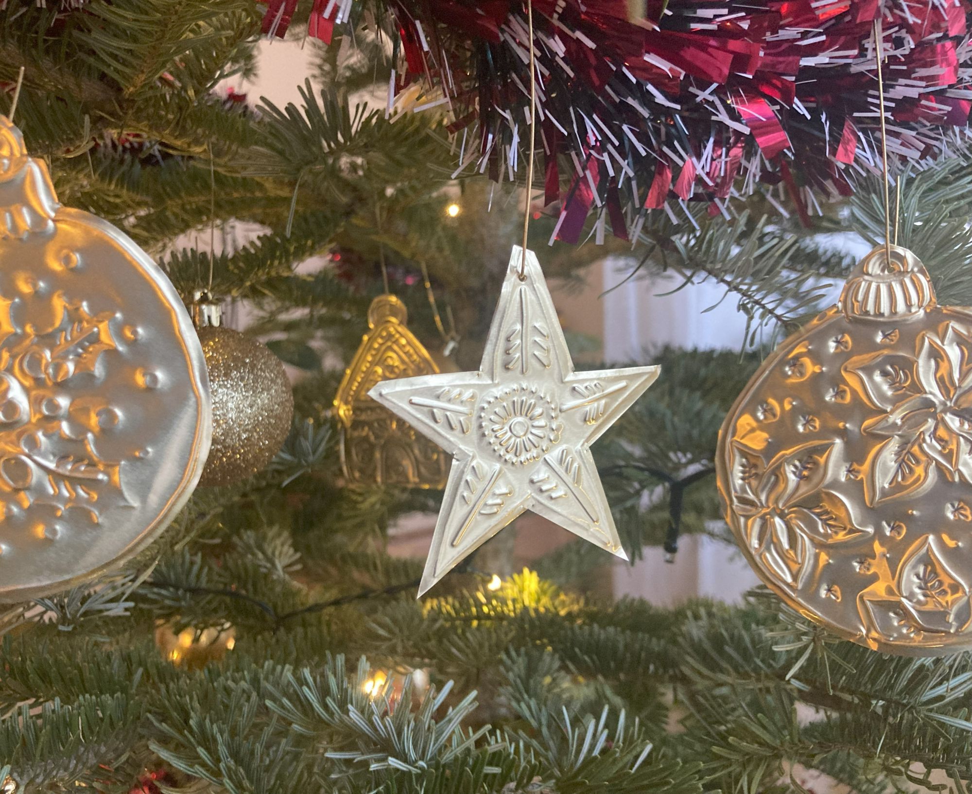Atelier de Noël : Fabrication de décors de sapin en métal repoussé (à partir de 8 ans)